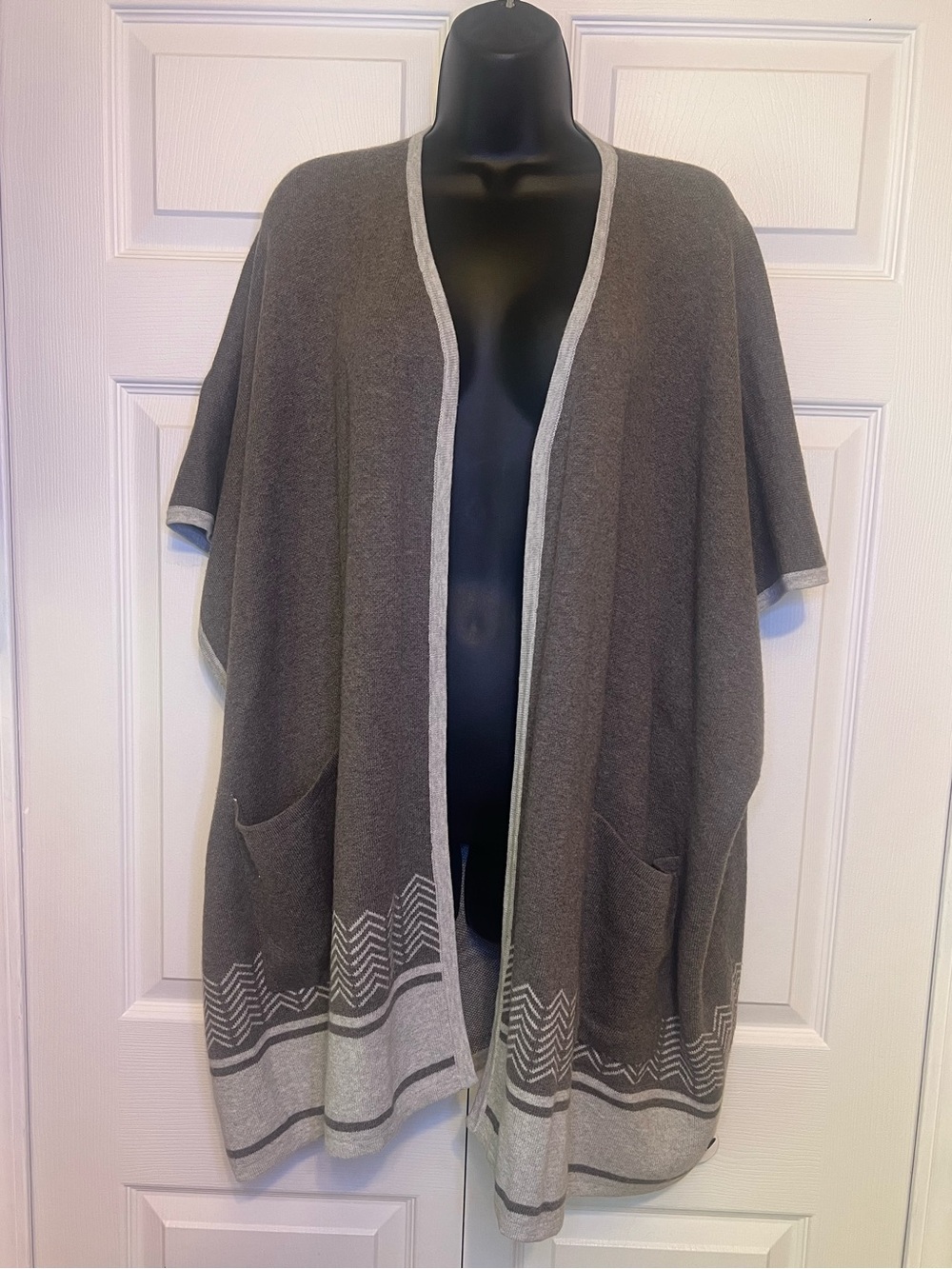 ROYAL ROBBINS Women's All Season Merino Wrap Size S/M